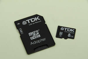 8GB microSDHCカード　TDK　●SDアダプター付●