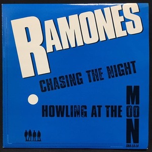 RAMONES / HOWLING AT THE MOON (UK-ORIGINAL)