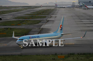 D【航空機写真】Ｌ版３枚　大韓航空　B737-800　関西空港