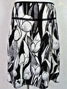 　即決！！ＳＣＡＰＡ　スキャパ　オフホワイトベース　チューリップ柄　スカート　日本製　サイズ40