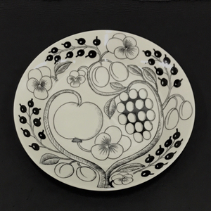 美品 アラビア paratiisi パラティッシ プレート 皿 直径25.7cm 高さ3.2cm アイボリー×ブラック系 テーブルウェア