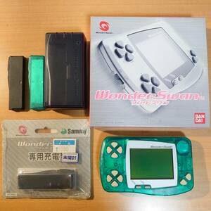 ジャンク品▼ワンダースワン 専用充電池3個・充電器・本体2台▼SWJ-002▼バンダイ　サミー▼BANDAI WonderSwan Rechargeable batteries☆06