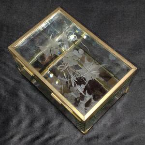 アクセサリーケース 硝子製 小物入れ 宝石箱 ガラス製 幅約12cm 奥行約8cm 高さ約6.5cm 【4140】