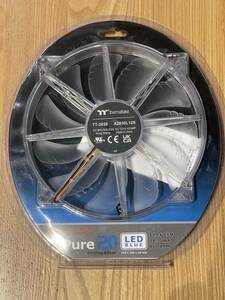 ●Thermaltake Pure 20 LED/Fan/200mm/800rpm/Black/LED Blue ケースクーラーファン CL-F016-PL20BU-A●