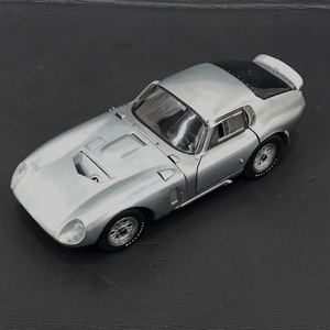 EXOTO 1/18 RACING LEGENDS COBRA DAYTONA COUPE ミニカー 模型 シルバーカラー ホビー おもちゃ QG041-42