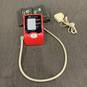 A&D エーアンド・デイ　デジタル血圧計 UA-621 自動電子血圧計 ゆ