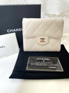 新品同様！美品！CHANEL シャネル 財布 キャビアスキン ココマーク 白 ホワイト 三つ折り財布