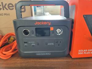 Jackery ポータブル電源　３００PLUS 40ソーラーパネルセット