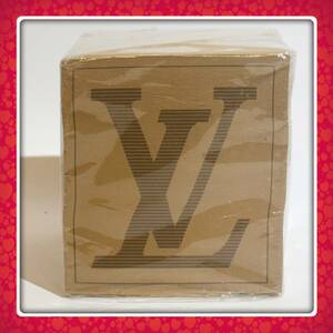 LOUIS VUITTON ルイヴィトン ★メモ帳 /メモブロック ★ノベルティ 非売品 ★未使用品★9×9×9.5ｃｍ