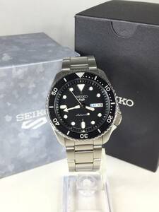 【極美品】SEIKO セイコー 4R36-07G0 5スポーツ ブラック文字盤 デイデイト メンズ腕時計 裏スケ 自動巻き SS 稼働品 付属品あり