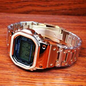 送料無料・新品・Gショックカスタム本体付きDW5600デジタル腕時計フルステンレス製シャンパンゴールドベゼル＆ベルト・フルメタルモデル 
