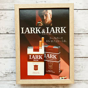 額装品◆LARK&LARK ラーク 白と赤 タバコ /80年代/昭和レトロ/ポスター風広告/B5サイズ額入り/アートフレーム　YS15-1