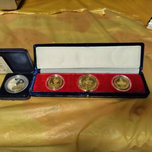 ウズベキスタン 1994-95 テムール 3 パターンコインセット　銀貨金メッキ　2005年 925シルバーと金　メダル　ソ連　ロシア　4枚セット★