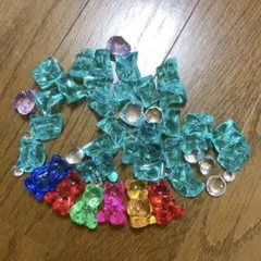 プラスチック　宝石　クマ