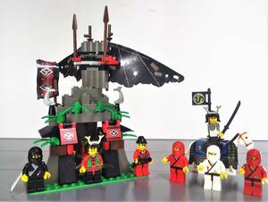 レゴ 6045 黒ニンジャのかくし蔵 LEGO Ninja Surprise 赤ニンジャ ショーグン お城 馬具 刀 忍者 旗 くノ一 将軍 兜 鎧 ミニフィグ セット