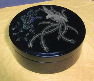 輪島塗　茶櫃　黒塗鳳凰蒔絵　貝金蒔絵　茶花の模様　茶色　茶器　蓋付大きな木箱　共箱入り　2セット