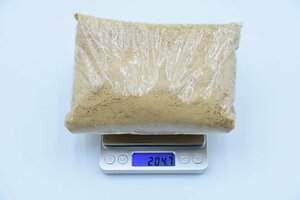 ■2△定形外郵便送料無料　白檀 約200g 数珠抜き端材 刻み　粉末　サンダルウッド(S0204)