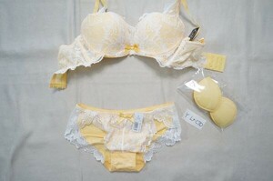 ★aimerfeelエメフィール/ソックコウベのイエロー&ホワイトレースなビキニショーツ/ビキニパンツとブラジャー/トップのセット Y L+C70