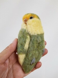 コザクラインコ　鳥　オウム　ハンドメイド 羊毛フェルト ぬいぐるみ　ブローチ