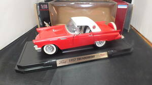 FORD フォード サンダーバード 1957 赤 road signature ロードシグネチャー ミニカー コレクション　1/18