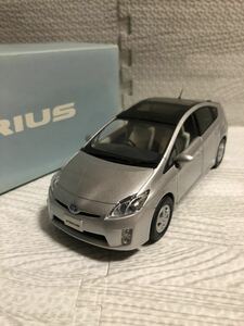 1/30 トヨタ 旧型プリウス PRIUS 前期　カラーサンプル ミニカー 非売品 シルバーメタリック