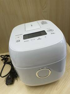 （590）炊飯器 東芝 3合炊き TOSHIBA ホワイト 家電 RC-5XT IH炊飯ジャー 22年製