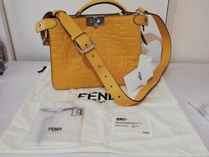 FENDI　ISEEUピーカブスモールショルダーバッグ