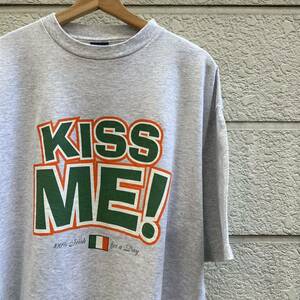 90s USA製 半袖 プリントTシャツ グレー KISS ME Irish HONORS メッセージプリント アメリカ製 古着 vintage ヴィンテージ Lサイズ