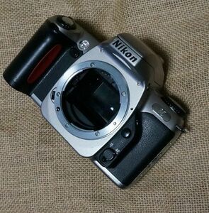 動作OK　Nikon U　シルバー　ニコン　N22