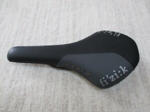 FIZIK* antares R3 kium saddle