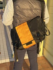 TIMBUK2 ティンバック2 Classic Messenger M クラシックメッセンジャー　ブラックオールドゴールド　定価23000円　新品　未使用　タグ付