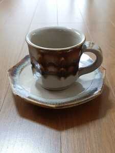 カップ　＆　ソーサー　コーヒーカップ　焼き物　茶系　レトロ　陶器　喫茶店　カフェ