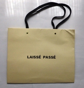 ★LAISSE PASSE 紙袋　ショップ袋　手提げ袋　ショッピング袋　レッセ・パッセ　36×29×11.5cm　★中古