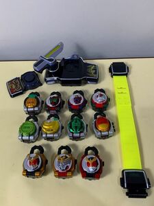 ◆☆115 仮面ライダー まとめ 戦極ドライバー＆ロックシード 動作未確認　おもちゃ　ゲーム　ヒーローごっこ　格闘◆Ｔ