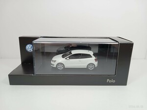 中古品 1/43 フォルクスワーゲン VW ポロ　Polo ホワイト ディーラー正規品 