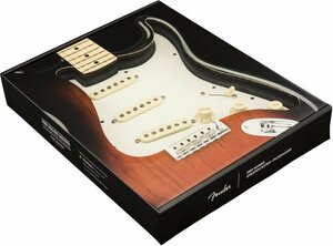 送料無料新品純正品 Fender フェンダー◆ 57/62 Stratocaster 配線済みピックガード◆5762 Pre-Wired SSS 色:Parchment 11 Hole 0992345509