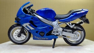 スケール 1/18 TRIUMPH TT 600 ！ 世界の名バイク！ 左ウインカー欠落。 Maist