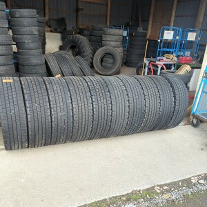 2012 ブリジストン　245/70R19.5 136/134J W910 バリ山　スタッドレスタイヤ　10本　7.5分山〜８分　2020〜2022 残り溝12ミリアップ