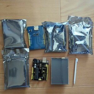 Arduino UNO R3 + LCD 3.5インチ 5コ + 2.8インチ 1個