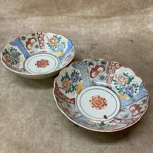 古い 和食器 色絵 金彩 蝶 花 染付 暮らし 大鉢 盛鉢 菊 古い食器 年代物 時代物 直径約21cm 2点 有田焼？ 古民家 旧家蔵出し