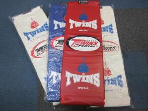 ★超限定★新品★TWINS★ロングコーナーパッド★赤X1青X1白X2★ツインズ★ロゴマーク入り★コーナーマット★全国送料込★