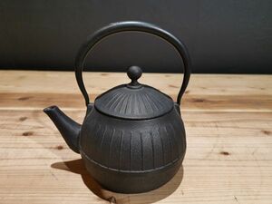 【陵】r71ub128r　南部鉄器 鉄瓶　・茶道具・　検索) 煎茶道具　茶器　亀文堂　金寿堂　龍文堂　碗　急須　瓶掛　金属工芸