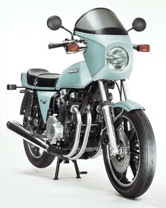 カワサキ Z1000 Z1-R 1977年 カフェレーサー 名車 バイク 絵画風 壁紙ポスター 585×731mm（はがせるシール式）008S1