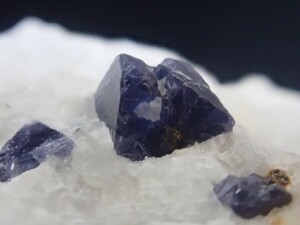 【結晶形】ブルースピネル　尖晶石　原石　標本