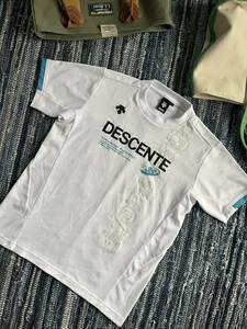 超美品 定価3,630円 DESCENTE デサント 半袖機能Tシャツ 高性能DRYストレッチメッシュ素材 半袖Tシャツ sizeL DAT-5640A 