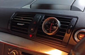 メーターホルダー　52mm　BMW 1シリーズ　135i 116i 130i 118i 前期　ルーバー　エアコン　吹き出し口　ブースト　追加　油温　電圧　油圧
