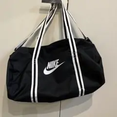 NIKE スポーツバッグ　ナイキ　ドラム型