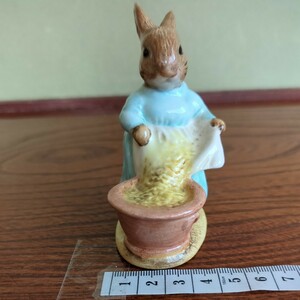 置物 BEATRIX POTTER Cecily Parsley Frederick Warne & Co. 1965 Licensed by Copyright BESWICK ENGLAND ピーターラビットシリーズ