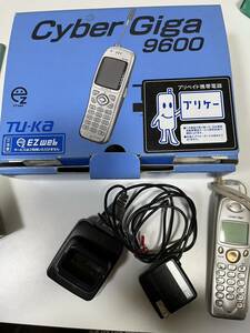 ☆ジャンク品☆　Cyber Giga 9600　TOSHIBA　TT03標準セット　TU-KA　プリペイド携帯電話　東芝
