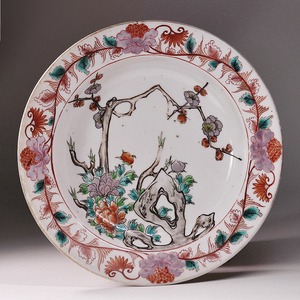 【開】中国美術陶瓷 色絵梅牡丹太石文深皿24.5cm 二重高台 FB86